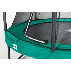 Detailansicht des grünen Salta Comfort Trampolins Ø 366 cm mit Sicherheitsnetz.