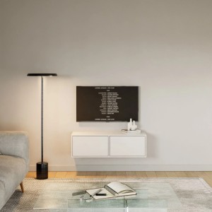 Weißes Selsey Framme TV-Hängeboard 100 cm mit grifflosen Türen im modernen Wohnzimmer. Wandmontierter TV-Schrank.