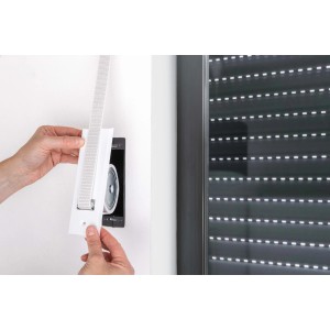 Montage eines Schellenberg Einlasswicklers Maxi für Rollladen, verzinkt.