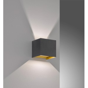 Moderne, graue LED-Außenwandleuchte Thore von Fischer & Honsel mit verstellbarem Lichtkegel.