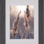 Schwarzer Holz-Bilderrahmen (18x24 cm) mit Passepartout, geeignet für Fotos und Kunstdrucke.