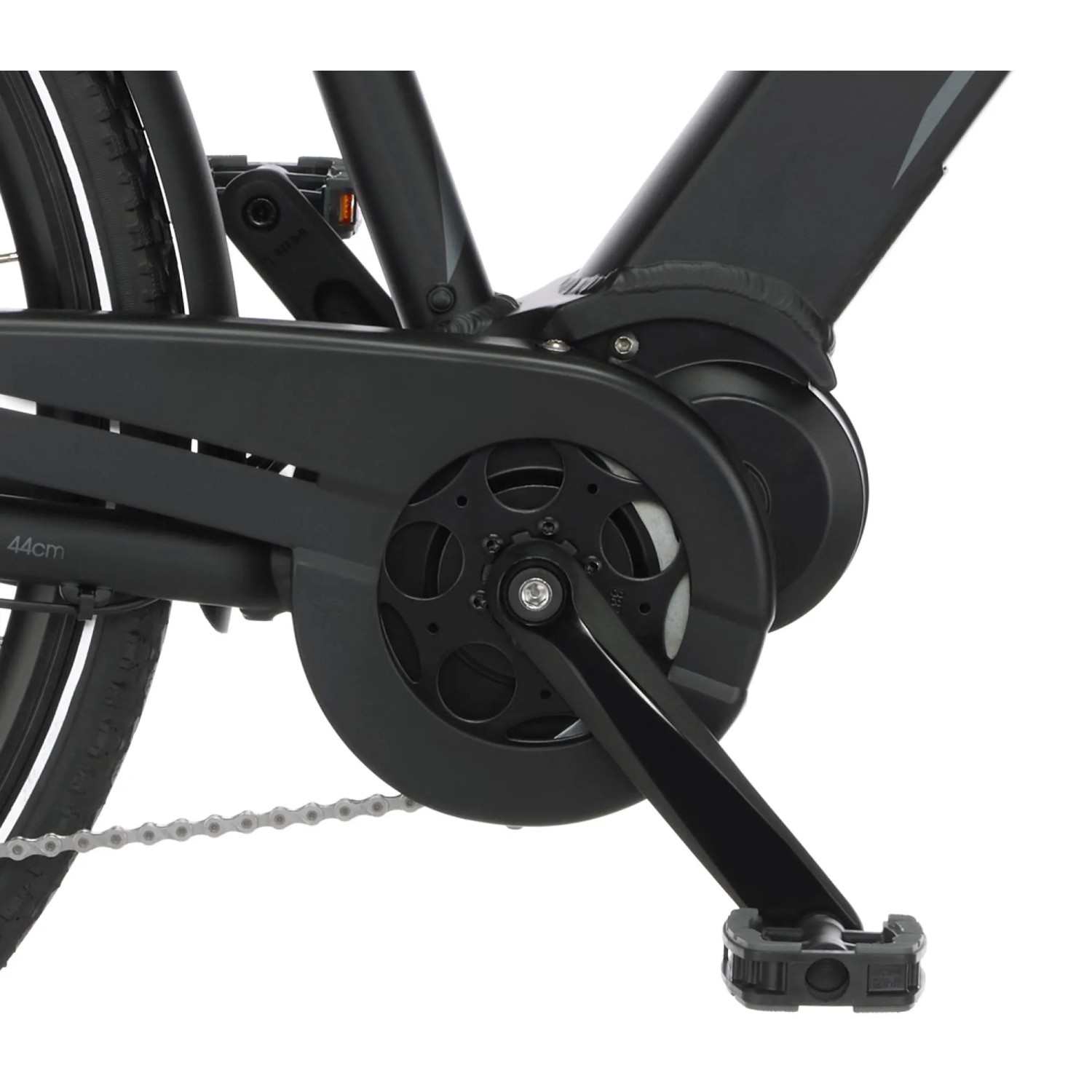 Detailaufnahme: Tretlager und Mittelmotor des Fischer E-Bike Trekking-Rad Viator 4.1i Damen.