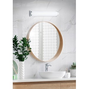 Chromfarbene Trio Wandleuchte Xavi, 30,5 cm breit, für Bad und Spiegelbeleuchtung.