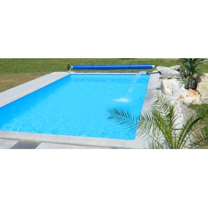 Rechteckiger Styropor Pool-Set Classic de Luxe (800x400x145 cm) mit blauem Wasser im Garten.