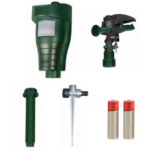 Gardigo Wasser-Tiervertreiber Set mit Bewegungsmelder, Sprinkler, Erdspieß und Batterien.