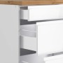 Detailansicht der weißen Held Küchenzeile Gera 300 cm mit Schubladen und Arbeitsplatte in Wotan Eiche.