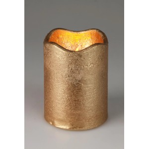 Goldene LED-Kerze mit flackerndem Licht und Timerfunktion, 7x9 cm, gewellter Rand.