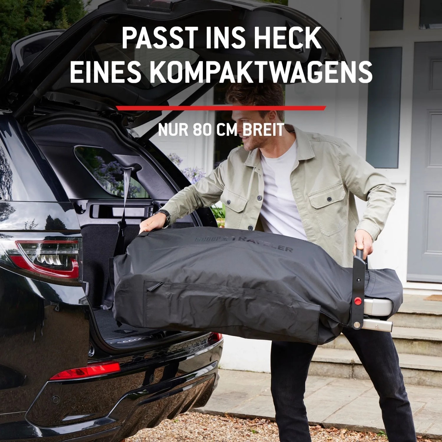 Weber Gasgrill Traveler Compact im Kofferraum eines Autos. Kompaktes Design für unterwegs.