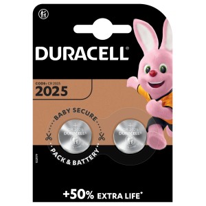 2er-Pack Duracell CR2025 Lithium Knopfzellen mit Kindersicherung für Geräte wie Waagen und Fernbedienungen.