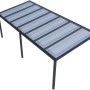Anthrazit Terrassenüberdachung 700x300 cm mit klarer Polycarbonat-Platte und schlanken Pfosten.