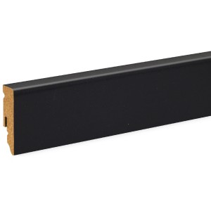 Schwarze FN Neuhofer Sockelleiste FU062L, 15x58x2400 mm, zur einfachen Montage mit Clips.