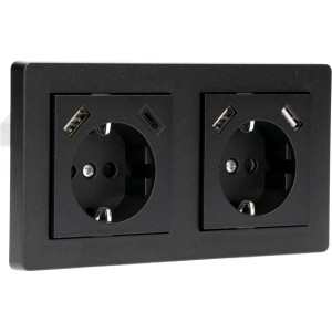 Schwarzer ProCharge Doppelsteckdosenrahmen mit USB-Anschlüssen.