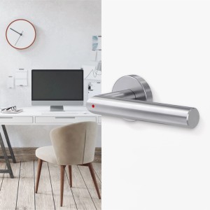 Novadoors Nova Mio Smart2Lock Edelstahl Türgriffgarnitur links, mit roter Anzeige. Moderner Türbeschlag.