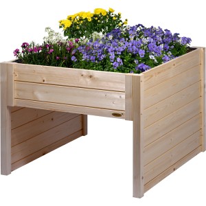 Dobar Mährobotergarage mit Pflanzkasten, Naturholz, bepflanzt mit bunten Blumen.