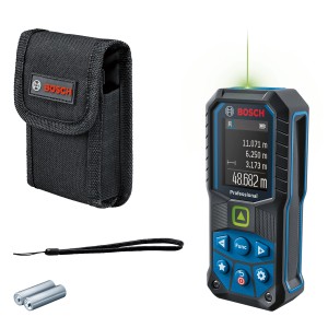Bosch Professional GLM 50-25 G Laser-Entfernungsmesser mit Zubehör wie Tasche und Batterien.