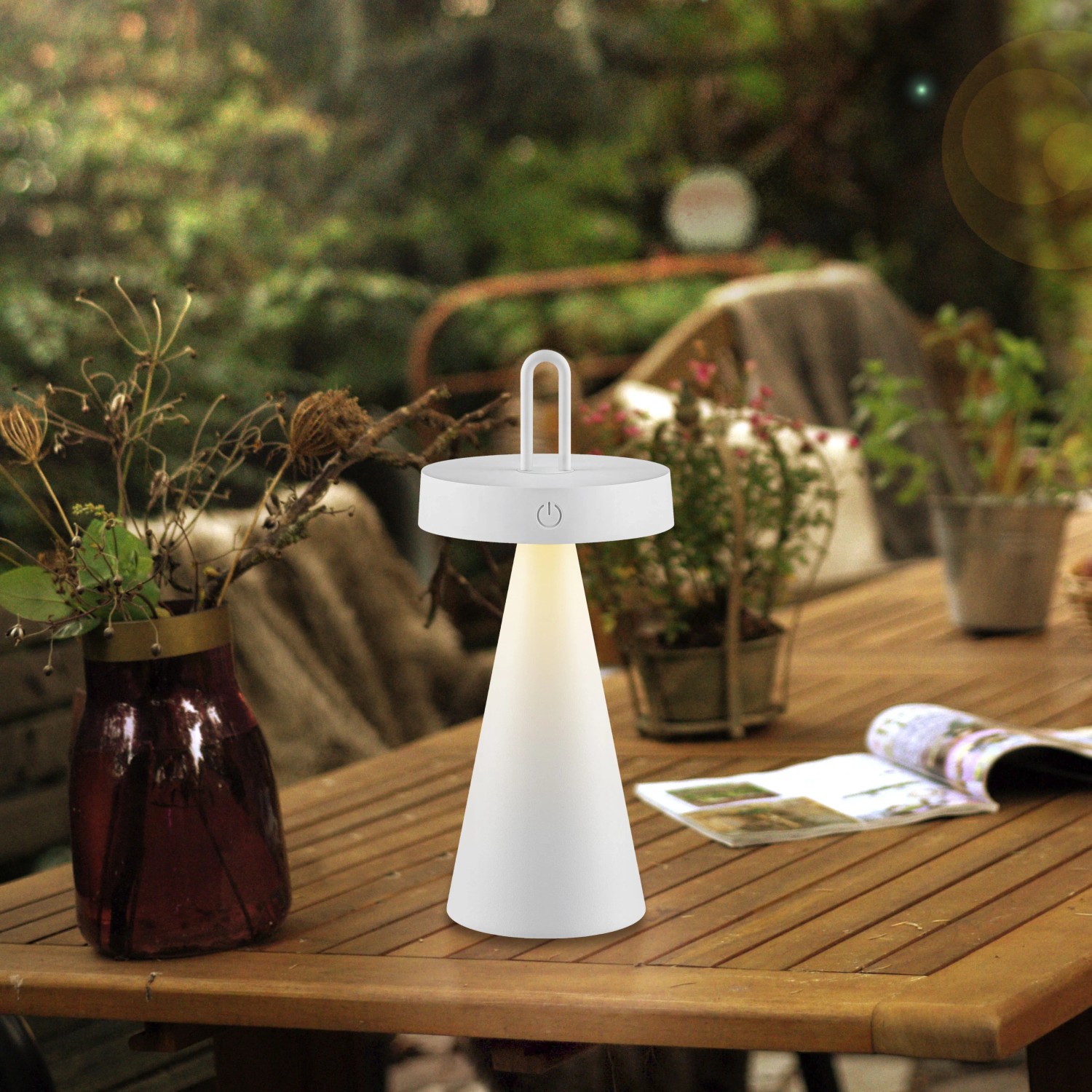 Weiße LED-Akku-Tischleuchte Alwa (28,9 cm) für Innen & Außen. Dimmbar, warmweißes Licht.