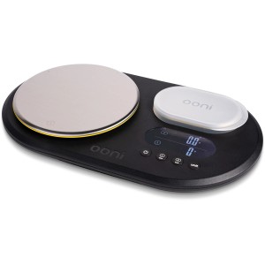 Ooni Digitalwaage Dual, schwarz-silber, für präzises Abwiegen von Zutaten beim Grillen.