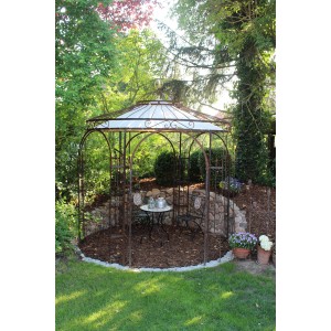 Unbeschichteter Eleo Pavillon Milano aus Metall, 300 cm, mit Tisch und Stühlen im Garten.