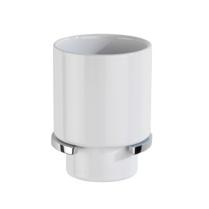Wenko Zahnputzbecherhalter Isera, silber glänzend, mit weißem Keramikbecher.