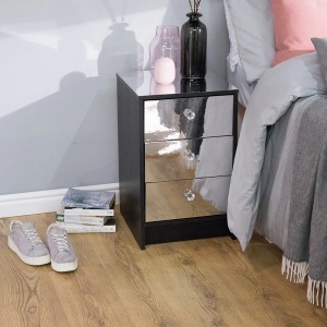 d-c-fix Spiegeleffektfolie auf Kommode mit 3 Schubladen im Schlafzimmer.