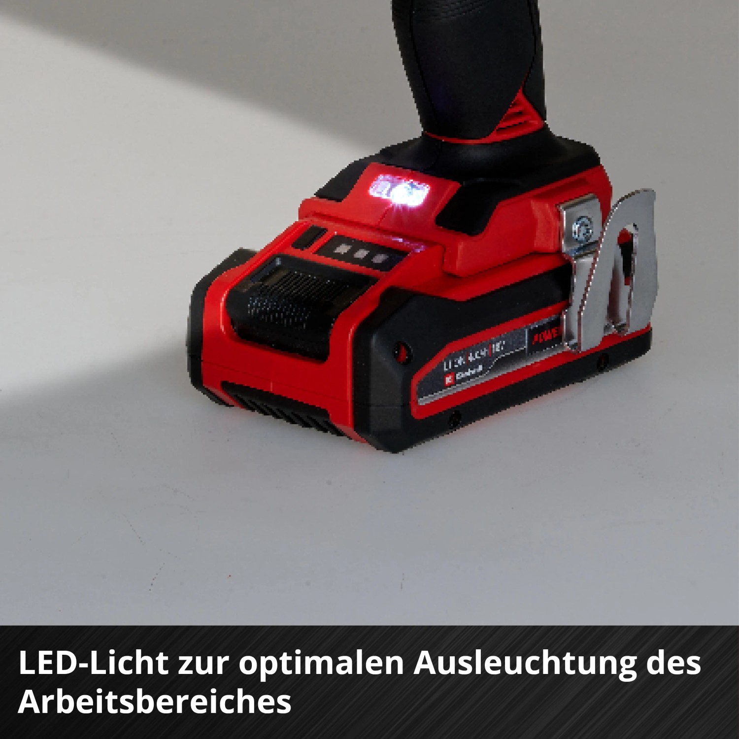 Detailaufnahme des Einhell Akku-Bohrschraubers TP-CD 18/80 mit LED-Licht.