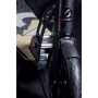 Six Degrees Aluminium Scooter: Vorderrad mit Luftbereifung, Schutzblech und Trittbrett. Sportgerät.