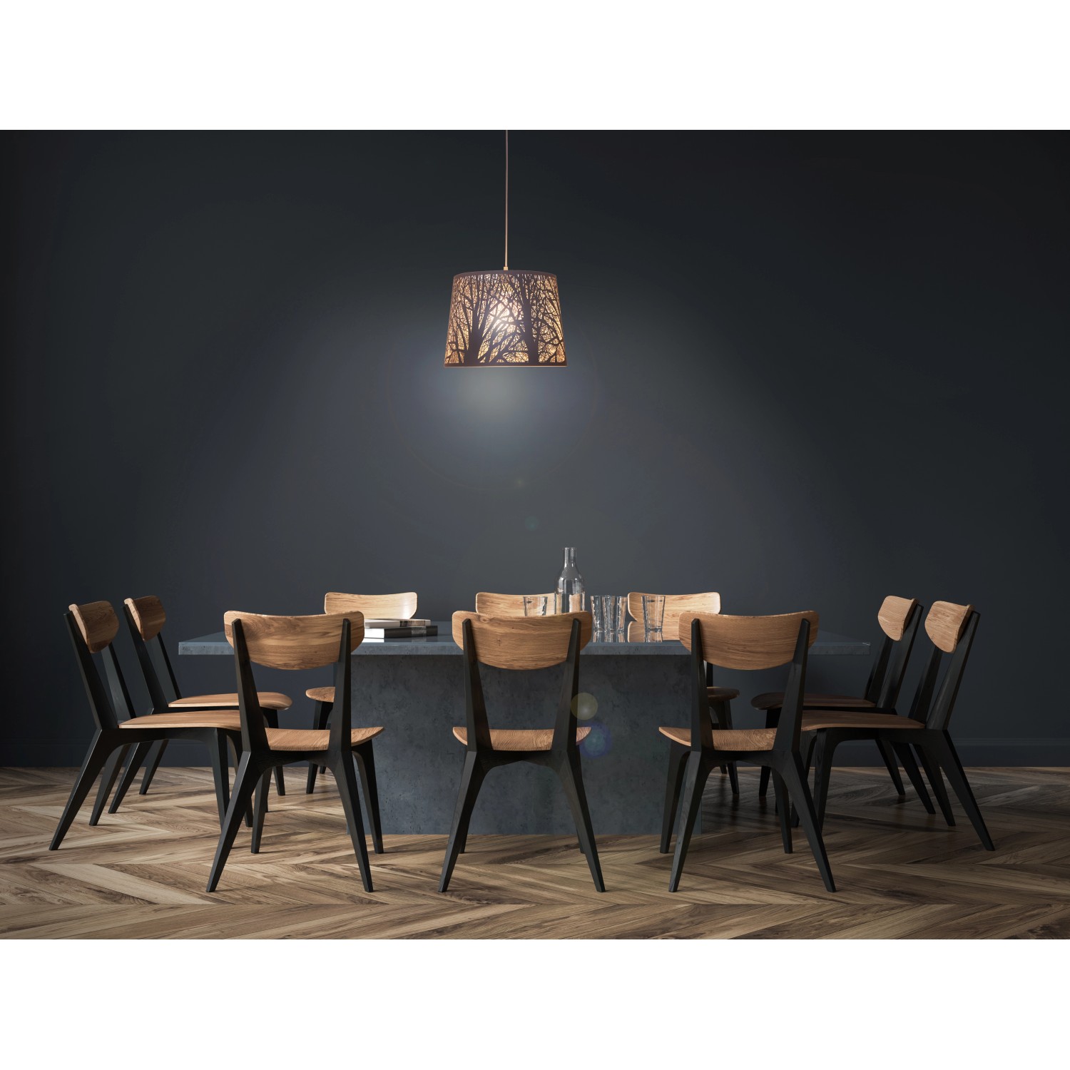 Pendelleuchte White Wood mit Ast-Dekor über Esstisch. Hängelampe mit Wald-Motiv.