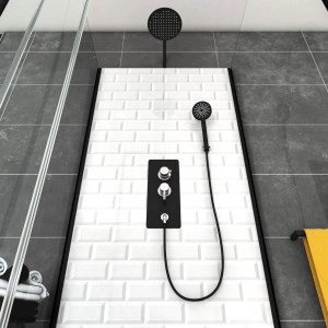 Aurlane Komplettdusche Metro 80x80 mit Kopf- und Handbrause, Armatur und weißen Fliesen.