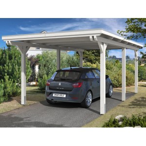 Weißer Skan Holz Carport Emsland mit EPDM Dachbahn und Auto. Einzelcarport mit Flachdach und sechs Pfosten.