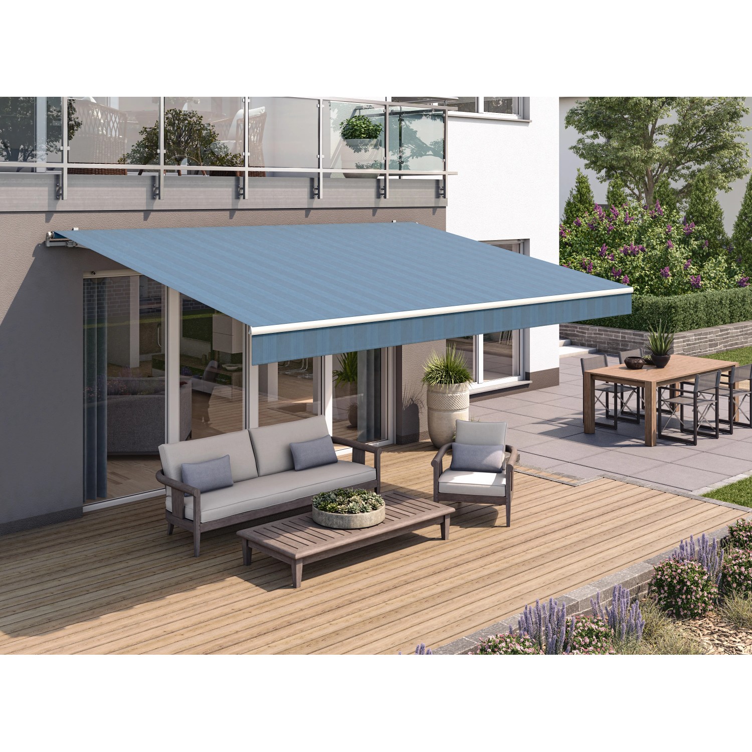 Wismar Gelenkarmmarkise Classic, 300x200 cm, blau-grau, montiert über einer Terrasse mit Gartenmöbeln.