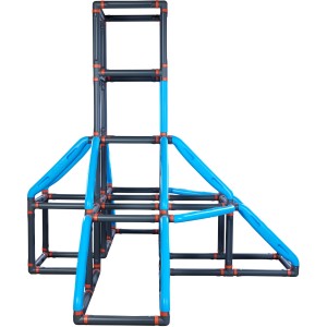 BIG Kletterturm Kraxxl The Giant: Klettergerüst aus blau-schwarzem Kunststoff mit mehreren Ebenen.