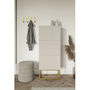 Selsey Schuhschrank Veldio, greige mit Rillenfront, goldfarbenem Gestell im modernen Flur. Drei Klappfächer.