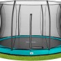 Grünes Salta Comfort Edition Bodentrampolin ø 396 cm mit Sicherheitsnetz im Garten.