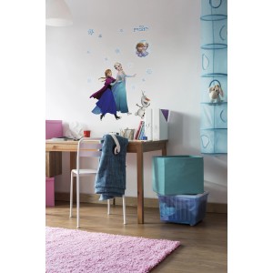 Wandgestaltung mit Anna und Elsa Deko-Sticker im Kinderzimmer. Selbstklebend, 50x70 cm.