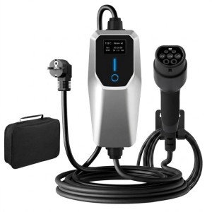 Junsun Typ 2 EV Ladegerät 3.5kW mit Haushaltsstecker, 4m Kabel, Display und schwarzer Tasche.