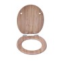 Sinobath WC-Sitz mit Absenk-Automatik, helle Eichenholzmaserung, oval, offen, mit Metallscharnieren.