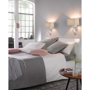 Zwei Fischer & Honsel Wandleuchten Dream in Nickel/Sand Leinen im Schlafzimmer.