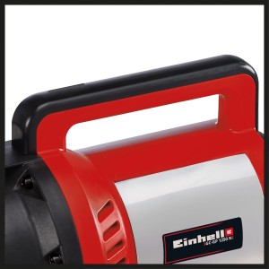 Detailaufnahme der Einhell GC-GP 1250 N Gartenpumpe mit Tragegriff.