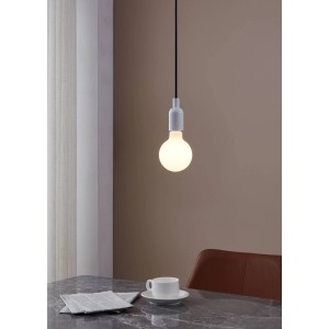 Dimmbare E27 LED Lampe in Globeform von Eglo, 7,5W, warmweißes Licht.