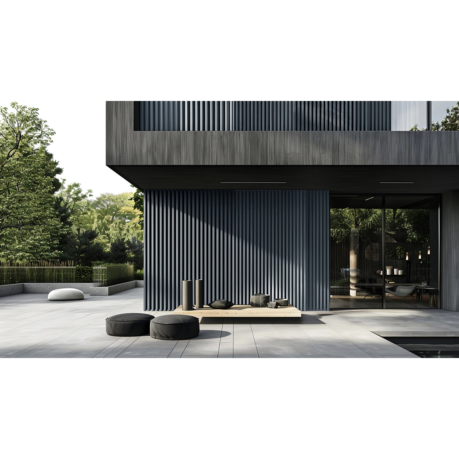 Moderne Fassade mit hellgrauer WPC Fassadenverkleidung DUVAR, vertikale Paneele. Holzoptik.