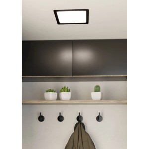 Quadratischer, schwarzer LED-Einbauspot Fueva 5 von Eglo mit neutralweißem Licht (4000K).