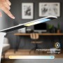 Weiße Brilo LED Schreibtischleuchte Cuma mit Touch-Dimmer und induktiver Ladefunktion.