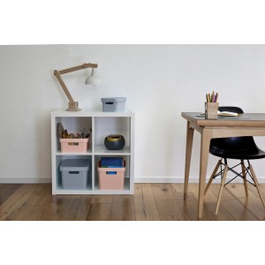 Rosa Curver Box Infinity (26,6x35,6x13,6cm) im Regal. Praktische Aufbewahrungsbox.