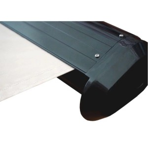 Detailansicht: MCW Kassettenmarkise 6x3m, creme-farbener Stoff, anthrazitfarbener Rahmen.