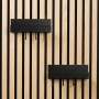 Schwarzes DenPanels Regal mit 4 Stiften zur Wandmontage an Akustikpaneelen.