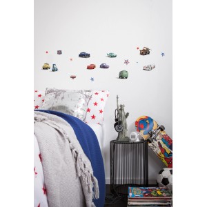 Wandtattoo: Komar Deko-Sticker Cars, verschiedene Motive an Kinderzimmerwand.