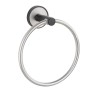 Wenko Handtuchring Udine aus Edelstahl, matt silber. Moderner Handtuchhalter zur Wandmontage.