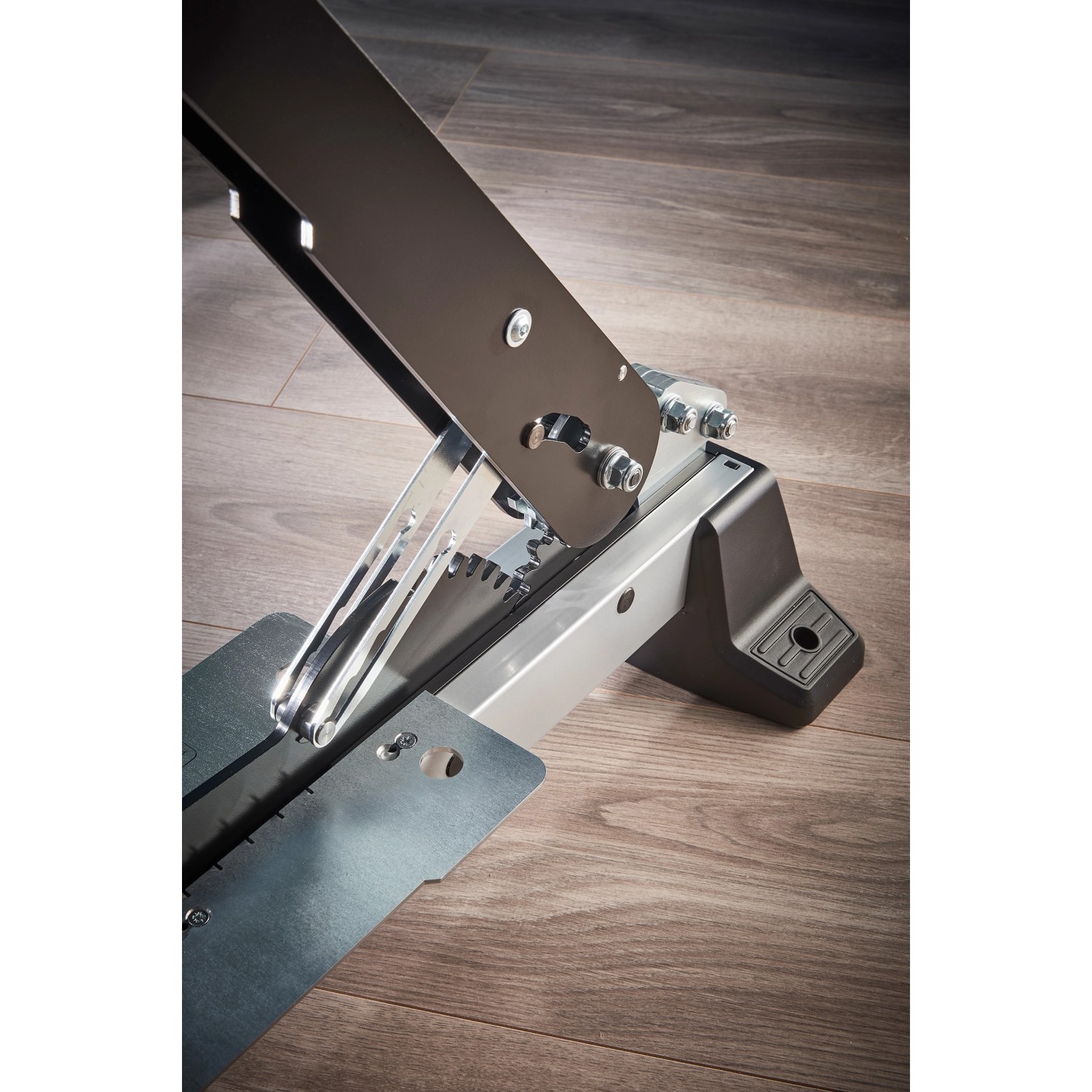 Wolfcraft VLC 1000 Vinyl- und Laminatschneider für präzise Schnitte, ideal für Laminatwerkzeug und Parkettverlegung.