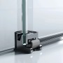 Detailaufnahme: Hüppe EasyEntry Duschtür Eckeinstieg, silber hochglanz, mit Gleittür und Rollen.