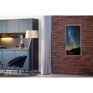 Könighaus Infrarotheizung mit Sternenhimmel-Motiv (50x60 cm, 300 W) an Backsteinwand.
